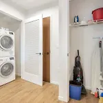 Spacious Apt Full Kitchen In Seaport
